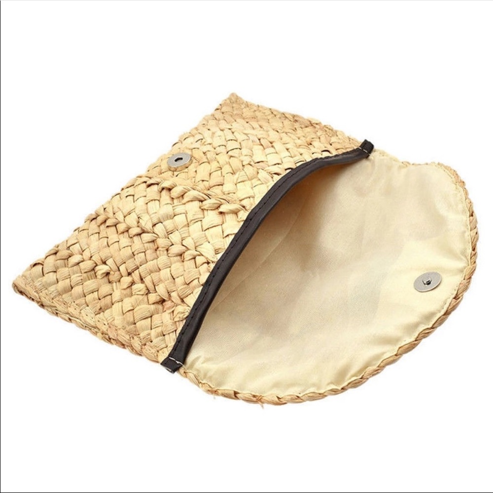 🔥 bohemian wicker pouch 🔥 - Picture 3 of 5